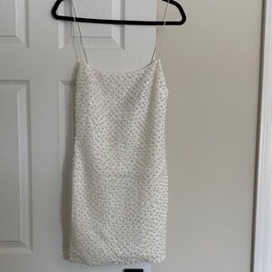 Elegant White Sleeveless Dress
